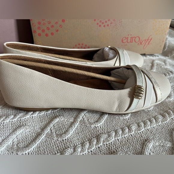 NEW! Euro Soft by Sofft Cream Color Ballet Flats Women’s Size 8.5 - Picture 3 of 16